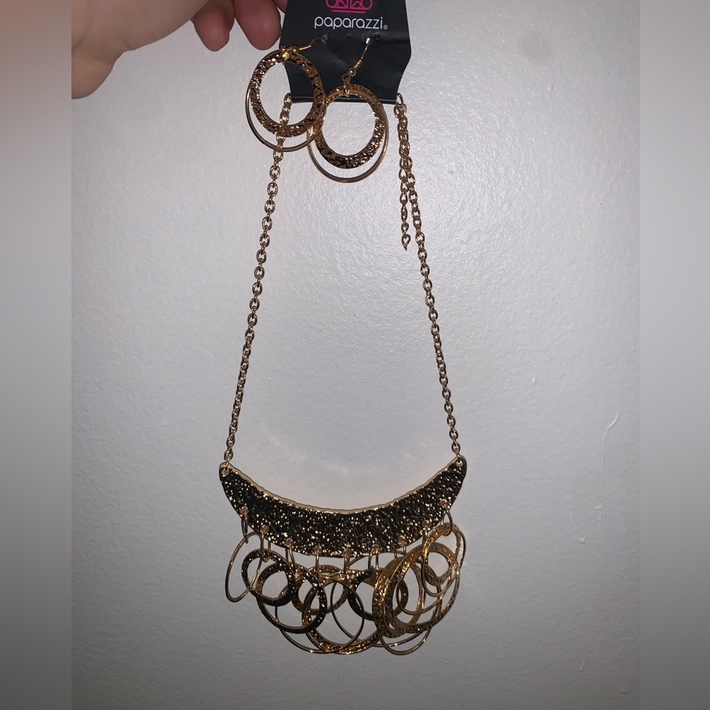 Paparazzi gold hoop set